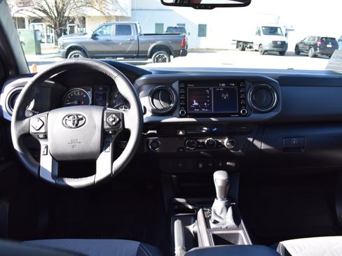 Used 2023 Toyota Tacoma TRD Sport image 31