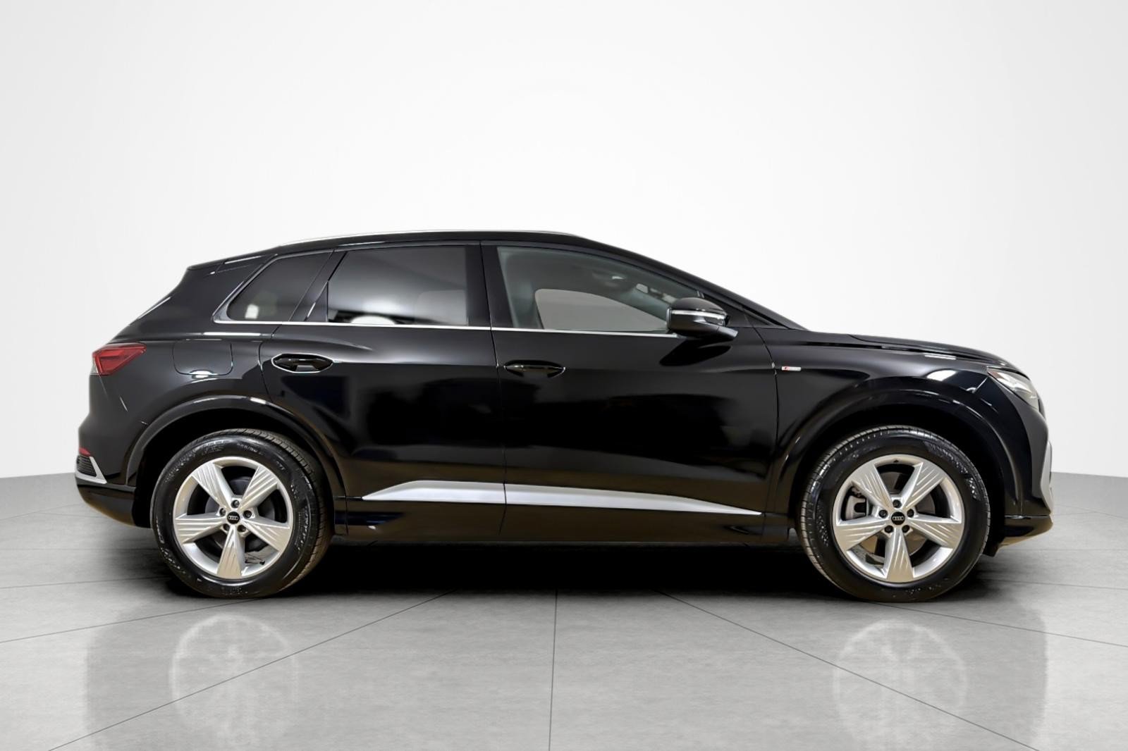 Certified 2023 Audi Q4 e-tron Premium w/ Convenience Package AWD/4WD image 6