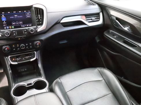 Used 2024 GMC Terrain SLT image 41
