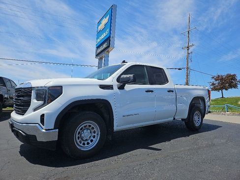 Used 2025 GMC Sierra 1500 Pro w/ Pro Value Package AWD/4WD image 2