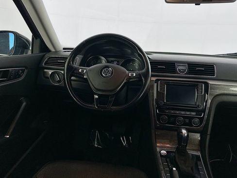 Used 2017 Volkswagen Passat 1.8T SE image 30