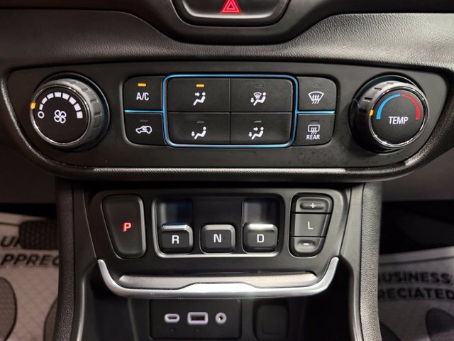 Used 2020 GMC Terrain SLE w/ LPO, Floor Liner Package AWD/4WD image 39