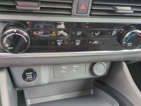 Used 2025 Nissan Rogue S AWD/4WD image 18