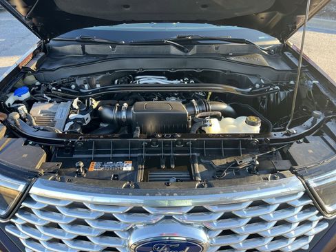 Used 2023 Ford Explorer Platinum w/ Technology Package image 29