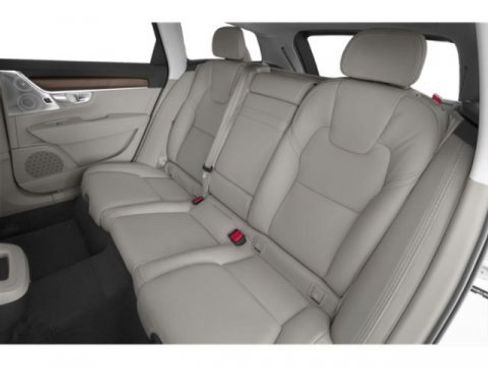 Used 2020 Volvo V90 T6 Cross Country image 13