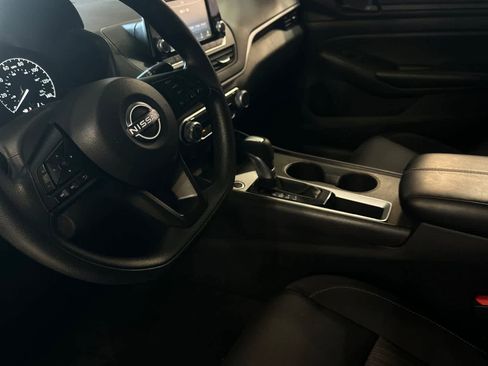 Used 2024 Nissan Altima 2.5 S FWD image 14