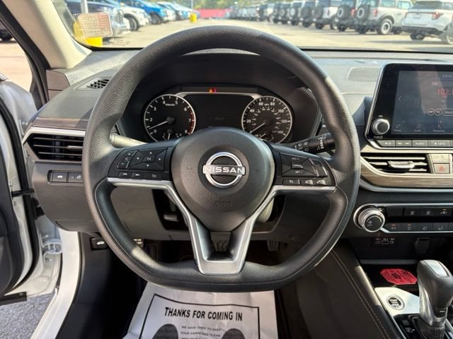 Used 2023 Nissan Altima 2.5 SV FWD image 15