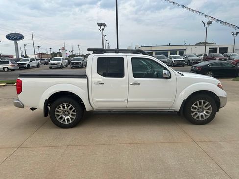 Used 2011 Nissan Frontier SL AWD/4WD image 31