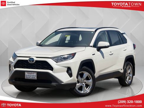Certified 2021 Toyota RAV4 XLE Premium AWD/4WD image 1