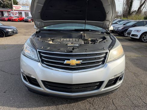 Used 2015 Chevrolet Traverse LT image 23