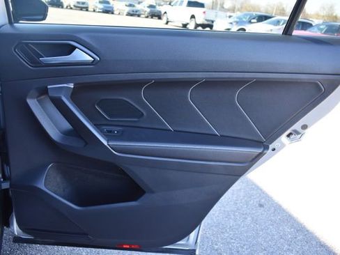 Used 2023 Volkswagen Tiguan SE R-Line image 45