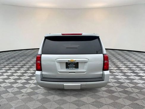 Used 2018 Chevrolet Suburban LT w/ Luxury Package AWD/4WD image 6