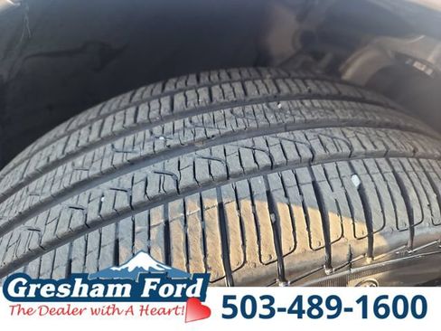 Used 2019 Mercedes-Benz C 300 4MATIC Sedan image 32