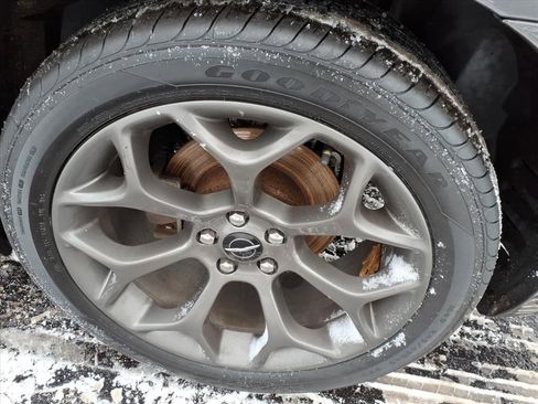 Certified 2018 Chrysler 300 Touring image 5