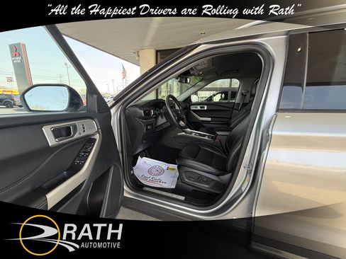 Used 2024 Ford Explorer Limited image 12