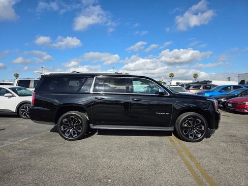 Used 2019 GMC Yukon XL SLT AWD/4WD image 8