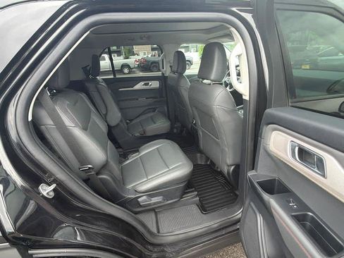Used 2025 Ford Explorer Active w/ Active Comfort Package AWD/4WD image 27