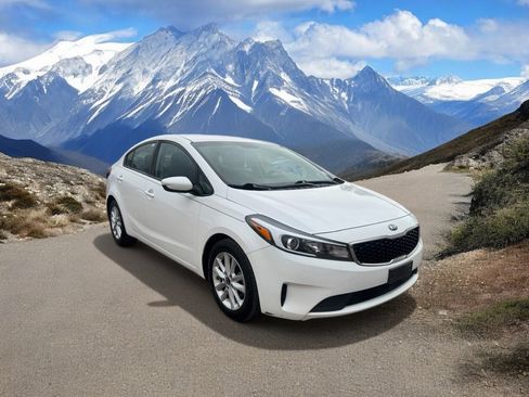 Used 2017 Kia Forte LX w/ LX Popular Package image 7
