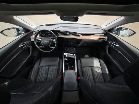 Used 2019 Audi e-tron Prestige w/ Prestige Package AWD/4WD image 67