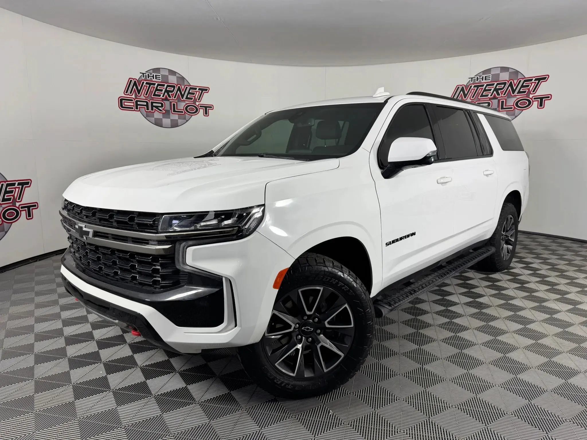 Used 2022 Chevrolet Suburban Z71 w/ Luxury Package AWD/4WD image 1