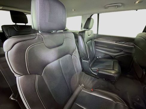 Used 2023 Jeep Grand Cherokee L Limited w/ Luxury Tech Group II image 30