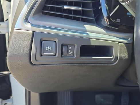 Used 2019 Cadillac XT5 Luxury FWD image 26