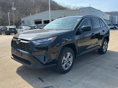 Certified 2025 Toyota RAV4 LE image 13