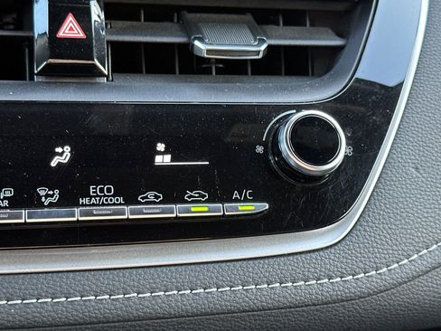 Used 2022 Toyota Corolla SE w/ SE Preferred Package image 30