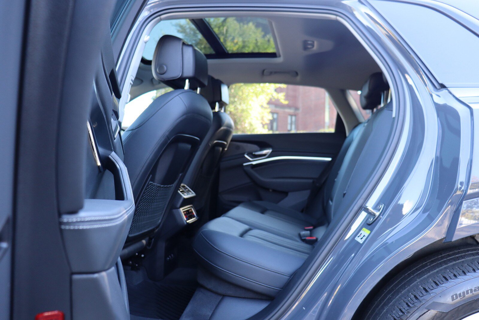 Used 2024 Audi Q8 e-tron Premium Plus AWD/4WD image 14