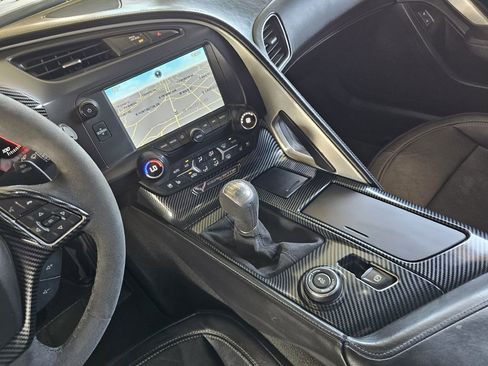 Used 2015 Chevrolet Corvette w/ Z51 Performance Package w/ 3LT Preferred Equipment Group image 21