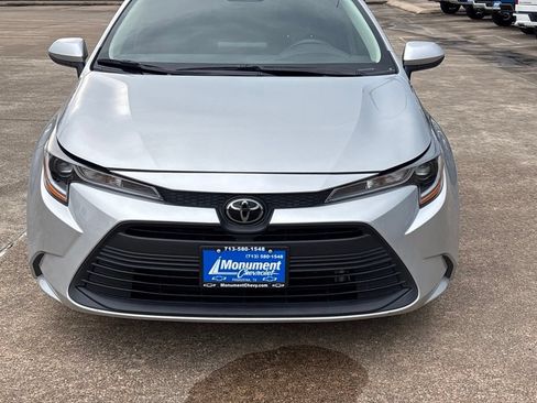 Used 2024 Toyota Corolla LE FWD image 3