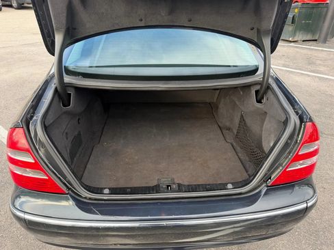 Used 2005 Mercedes-Benz E 500 4MATIC Sedan image 42