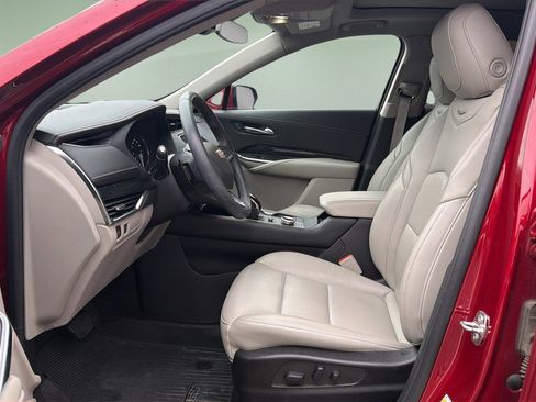 Certified 2022 Cadillac XT4 Premium Luxury w/ Cold Weather Package image 15