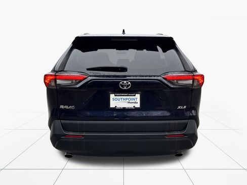 Used 2021 Toyota RAV4 XLE Premium image 7