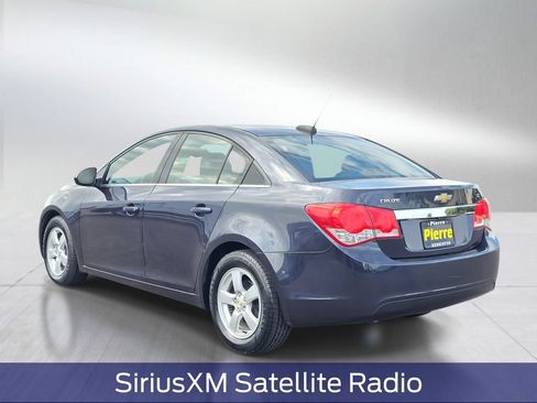 Used 2016 Chevrolet Cruze LT w/ Technology Package FWD image 4