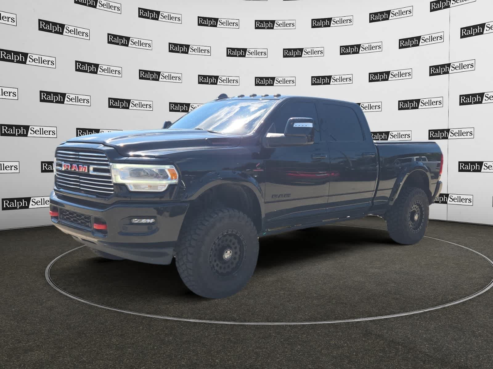 Used 2024 RAM 2500 Laramie AWD/4WD image 2