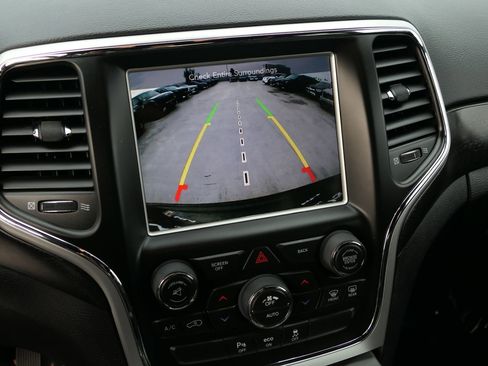 Used 2015 Jeep Grand Cherokee Altitude image 18