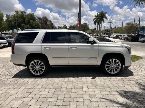 Used 2018 Cadillac Escalade Premium Luxury RWD image 14