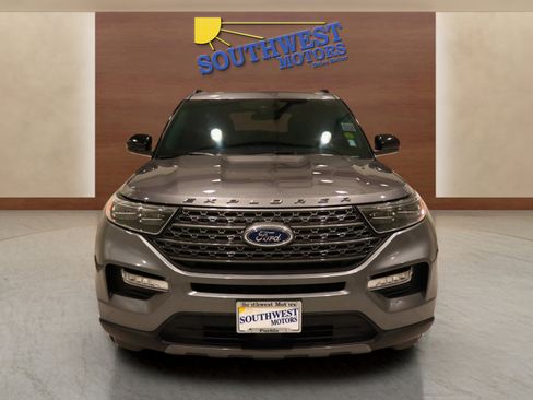 Used 2023 Ford Explorer XLT w/ Equipment Group 202A image 6