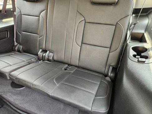 Used 2019 Chevrolet Suburban Premier RWD image 31