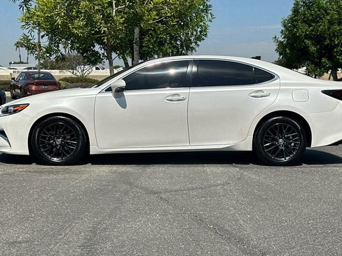 Used 2018 Lexus ES 350 w/ Navigation System Package FWD image 2