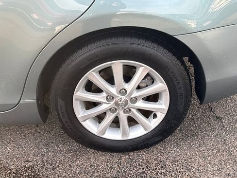 Used 2011 Toyota Camry image 39