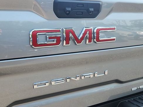Used 2025 GMC Sierra 2500 Denali w/ Denali Reserve Package AWD/4WD image 31