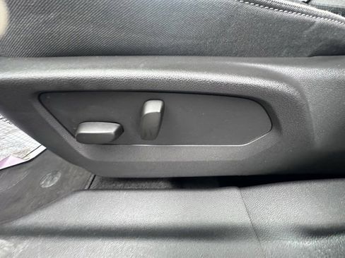 Used 2022 Buick Envision Essence w/ Safety Package image 11