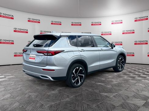 Used 2024 Mitsubishi Outlander SE AWD/4WD image 5