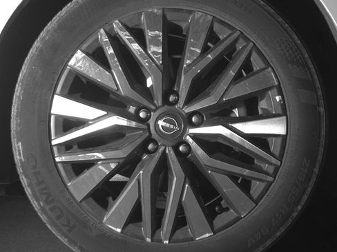 Used 2025 Nissan Altima 2.5 SV image 13