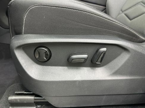 Used 2025 Volkswagen Atlas SE image 10