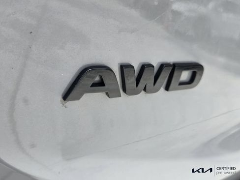 Certified 2022 Kia Telluride EX w/ EX Premium Package AWD/4WD image 16