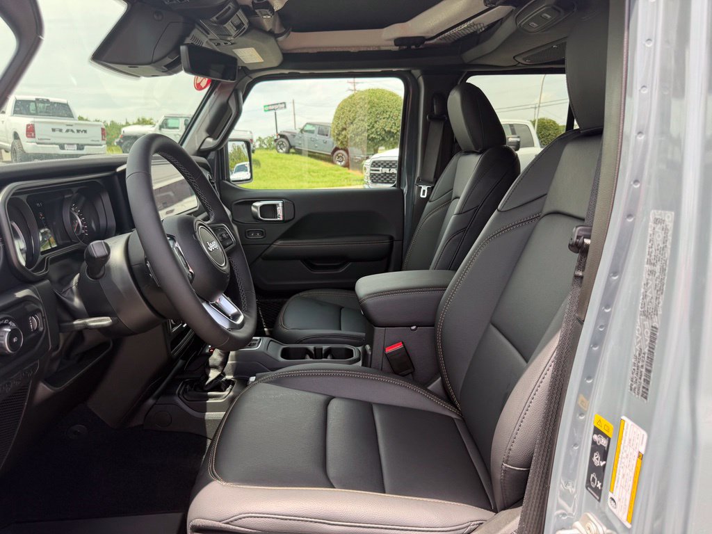 New 2026 Jeep Wrangler Unlimited Sahara AWD/4WD image 16