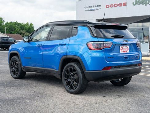 Certified 2023 Jeep Compass Latitude w/ Convenience Group AWD/4WD image 3